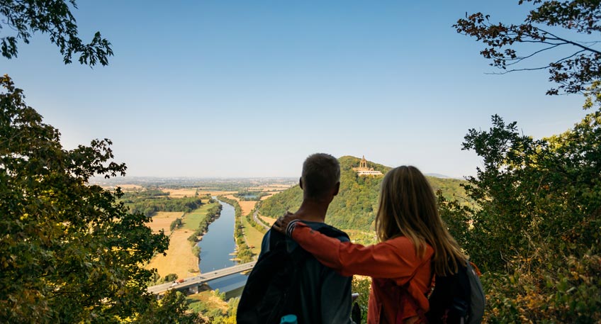 Wandern und Naturerleben liegen im Trend und werden jedes Jahr beliebter. Das Wiehen- und Wesergebirge ist als Wandergebiet durchaus bekannt, touristisch aufgewertet wird das Gebiet jetzt durch die professionelle Ausschilderung.