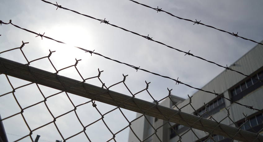 20201230 hallo minden hinter gittern
