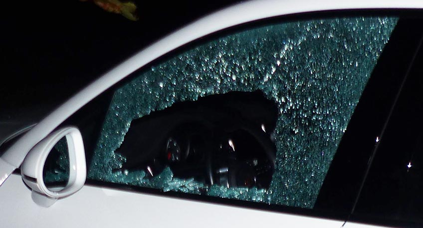 20210426 hallo minden autos beschaedigt