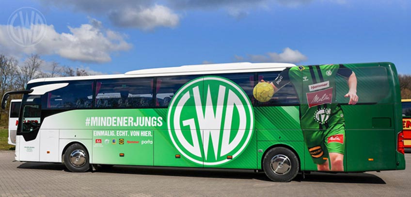 Die Handballer der Bundesligamannschaft aus Minden bekommen einen neuen Mannschaftsbus. Gemeinsam mit den Partnern Kelder Reisen und com.on hat GWD Minden das Design des Mannschaftsbusses komplett an das neue Auftreten des Vereins angepasst.