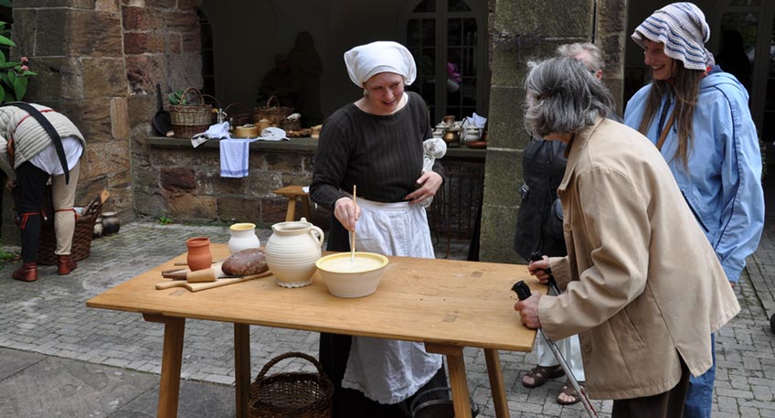 Mit dem neugeschaffenen Slogan „Minden zeigt Kultur“ will die Stadtverwaltung Kulturschaffende in und nach der Corona-Krise unterstützen. Dass es viele Ideen gibt, wie sich Kultur in Minden wieder ins Gespräch bringen kann, hat unter anderem eine Befragung gezeigt.