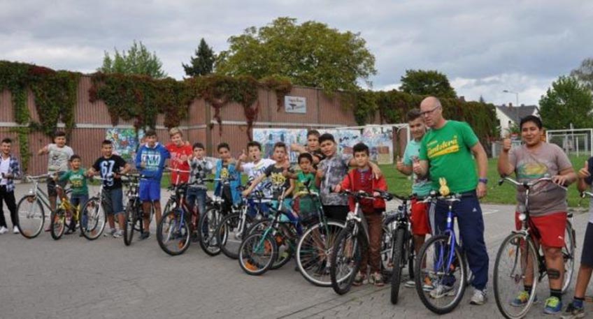Ein Kurztrip nach Berlin oder eine Radfreizeit im schönen Münsterland? Die städtischen Jugendzentren Anne Frank und Alte Schmiede bieten in Kooperation mit dem Verein Jugendfreizeit Minden und dem ADFC Minden-Lübbecke e.V. in den Sommerferien kleine Jugenderholungsmaßnahmen an. Hierfür sind noch Plätze frei.