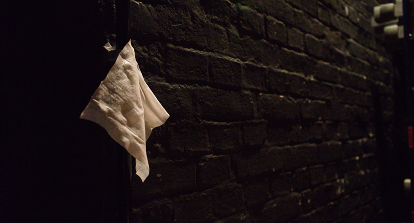 Mit einer Gruppe von knapp 30 Spielern im Alter von neun bis 75 Jahren hat sich das Stadttheater Minden f&uuml;r zwei Monate in einem digitalen Forschungslabor auf den Weg gemacht, das Thema Abschied auszuloten - in all seinen Facetten, Bereichen und Gef&uuml;hlen.