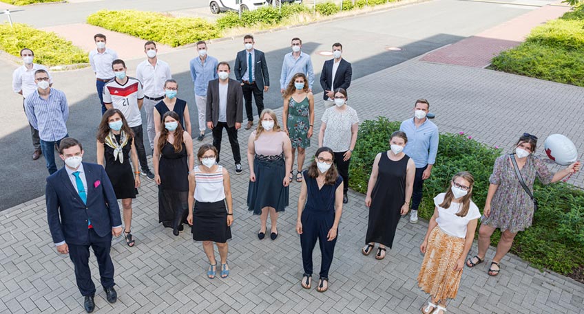 Lange mussten die 37 Absolventen des Abschlussjahrgangs 2020 warten, bis sie ihr bestandenes drittes Staatsexamen feiern konnten – die letzte große Prüfung des Medizinstudiums nach Ende des Praktischen Jahres.