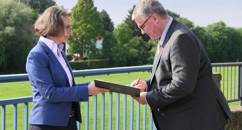 Die Stadt Minden kann sich &uuml;ber eine sechsstellige F&ouml;rderung aus dem Bund-L&auml;nder-Programm &bdquo;Wachstum und nachhaltige Erneuerung &ndash; Lebenswerte Quartiere gestalten&ldquo; freuen. Sie erh&auml;lt f&uuml;r das St&auml;dtebauprojekt &bdquo;Rechtes Weserufer&ldquo; 547.200 Euro vom Land &ndash; das entspricht einer F&ouml;rderung von 80 Prozent.