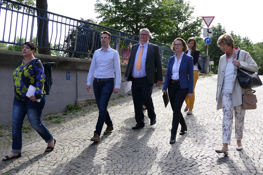 Die Stadt Minden kann sich &uuml;ber eine sechsstellige F&ouml;rderung aus dem Bund-L&auml;nder-Programm &bdquo;Wachstum und nachhaltige Erneuerung &ndash; Lebenswerte Quartiere gestalten&ldquo; freuen. Sie erh&auml;lt f&uuml;r das St&auml;dtebauprojekt &bdquo;Rechtes Weserufer&ldquo; 547.200 Euro vom Land &ndash; das entspricht einer F&ouml;rderung von 80 Prozent.