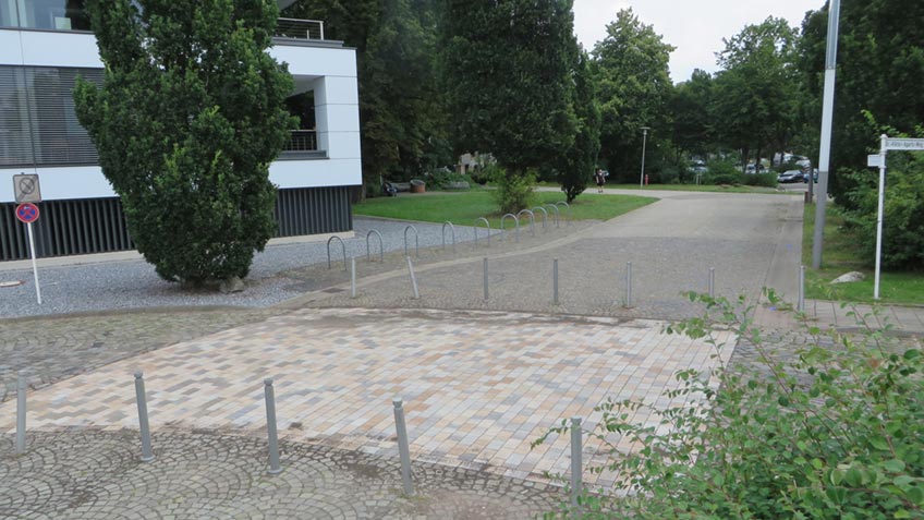 Am Mindener Simeonsplatz wurde in den vergangenen Monaten an insgesamt f&uuml;nf Stellen der Pflasterbelag ausgetauscht