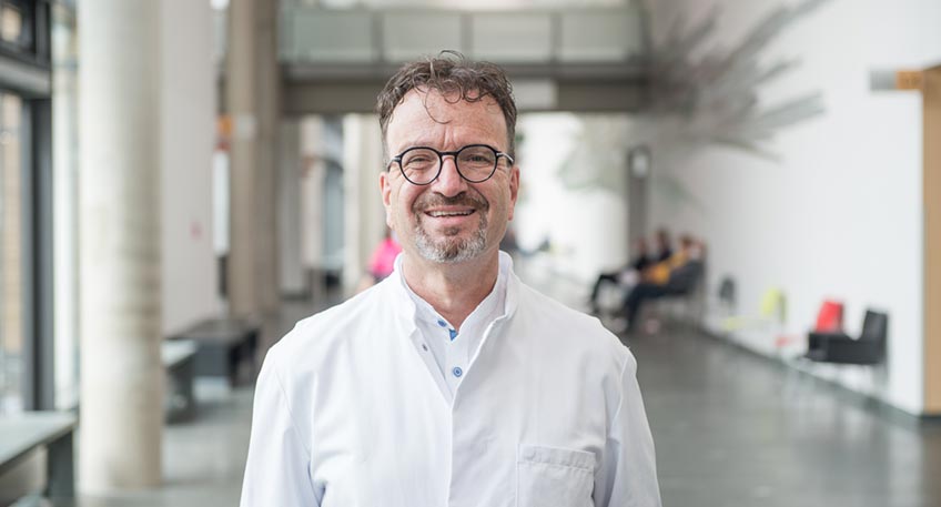 Dr. Ulrich. J. Knappe wurde von der Ruhr-Universit&auml;t Bochum aufgrund seiner wissenschaftlichen und klinischen Leistungen zum au&szlig;erplanm&auml;&szlig;igen Professor ernannt. Foto: MKK/Sven Olaf Stange