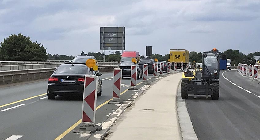 Vier Br&uuml;cken in Minden verbinden das linke mit dem rechten Weserufer und umgekehrt. Ein wichtiges Bauwerk davon wird derzeit saniert: die Mitte der 1970er Jahre errichtete Gustav-Heinemann-Br&uuml;cke - auch Nordbr&uuml;cke genannt.