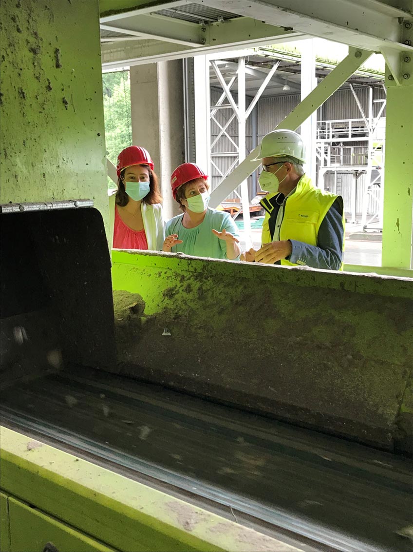 Die Begriffe &bdquo;M&uuml;ll&ldquo; und &bdquo;Abfall&ldquo; kommen im Vokabular von Henning Schreiber nur noch sehr selten vor. &bdquo;Stattdessen sprechen wir heute eher von Wertstoffen&ldquo;, sagte der Gesch&auml;ftsf&uuml;hrer der KreisAbfallVerwertungsgesellschaft Minden-L&uuml;bbecke (KAVG) bei einem Ortstermin der heimischen Landtagsabgeordneten Bianca Winkelmann (CDU) auf der Pohlschen Heide.