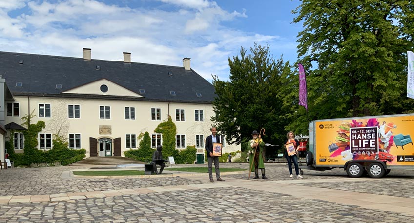 Heidesch&auml;fer Arthur aus der Samtgemeinde Kirchdorf hat die Kollegen und Kolleginnen vom Deutschen Automatenmuseum und vom Tourismusverband Sieben e.V. auf Schloss Benkhausen besucht.