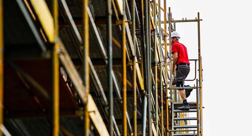 Das neue Ausbildungsjahr startet – doch viele Firmen suchen weiterhin Nachwuchs: Im Kreis Minden-Lübbecke sind von insgesamt rund 2.270 gemeldeten Ausbildungsstellen aktuell noch 850 Plätze zu vergeben. Das teilt die Industriegewerkschaft Bauen-Agrar-Umwelt mit und beruft sich dabei auf Zahlen der Arbeitsagentur.