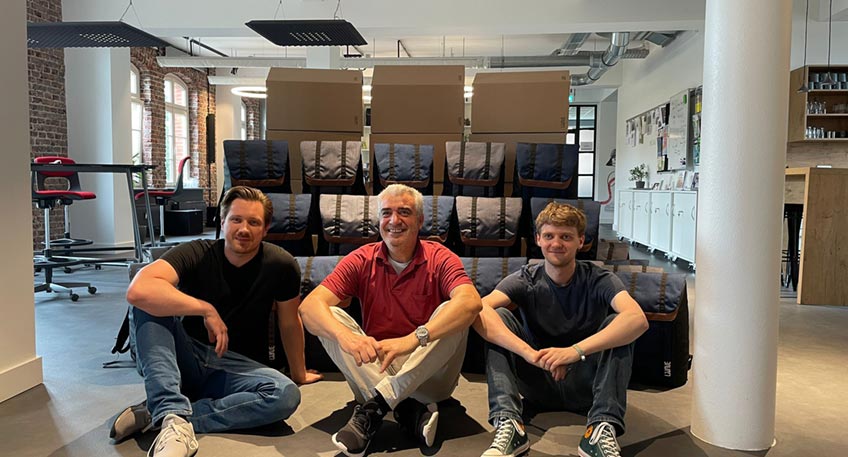Ein Foto von den Gründern des Startups „LiWAVE“ (Bildnachweis LiWAVE GmbH)  Personen auf dem Bild v.l.n.r.: Helge Martin (Ingenieur), Youssef Youssef (Schneider) und Moritz Ebersbach (Industriedesigner).   