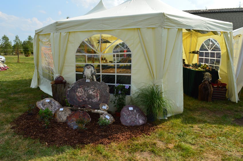 Bereits zum 8. Mal findet am 28. und 29. August 2021 auf dem gro&szlig;en Freigel&auml;nde am 12-Kreis-Labyrinth in Hille eine Hausmesse statt. Mit befreundeten Ausstellern gestalten Sylvia und Martin Bollmeier ein Wochenende f&uuml;r Menschen, die an Spiritualit&auml;t, Pers&ouml;nlichkeitsentwicklung und Lebensfreude interessiert sind.