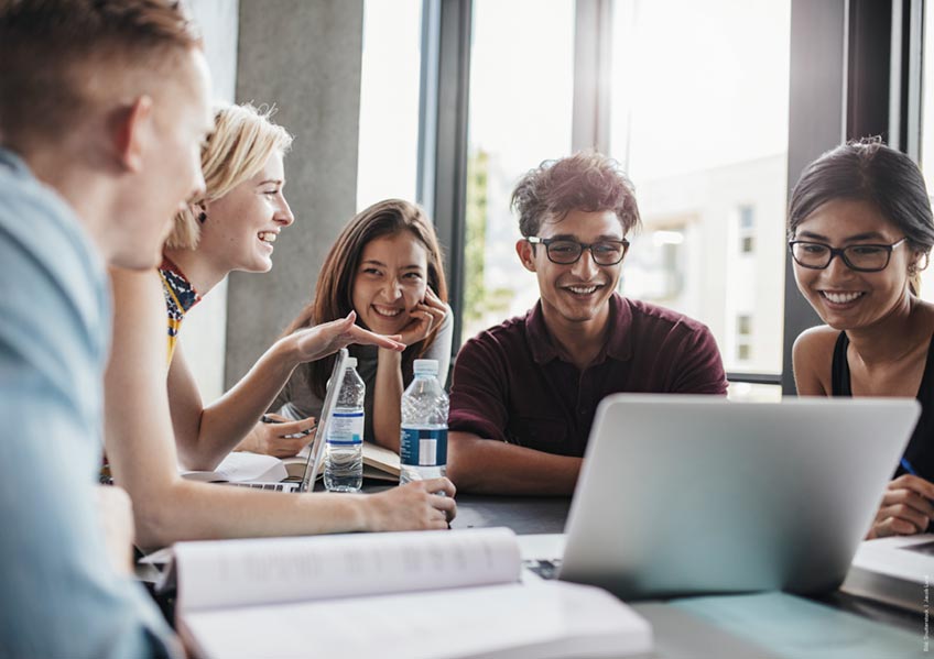Zum neuen Schuljahr ging die &bdquo;Bildungsmediathek NRW&ldquo; an den Start. Das neue Internetportal stellt Lehrerinnen und Lehrern, sowie Sch&uuml;lerinnen und Sch&uuml;lern ein umfangreiches Angebot an digitalen Lernmitteln von A wie Antisemitismus bis Z wie Zahlen zur Verf&uuml;gung. 