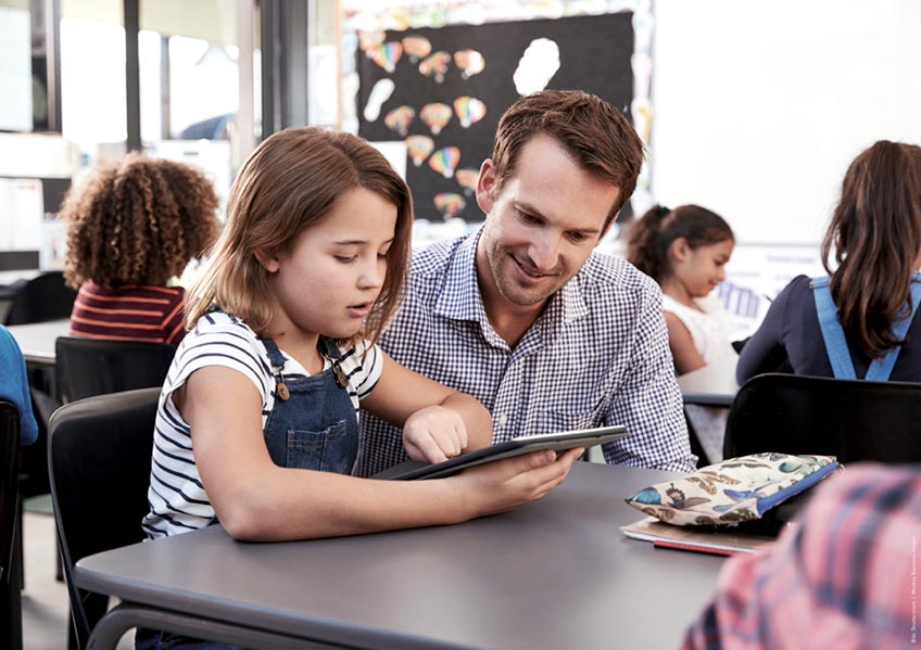 Zum neuen Schuljahr ging die &bdquo;Bildungsmediathek NRW&ldquo; an den Start. Das neue Internetportal stellt Lehrerinnen und Lehrern, sowie Sch&uuml;lerinnen und Sch&uuml;lern ein umfangreiches Angebot an digitalen Lernmitteln von A wie Antisemitismus bis Z wie Zahlen zur Verf&uuml;gung. 