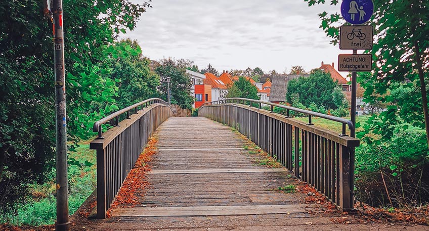 Am kommenden Montag starten die Arbeiten f&uuml;r den Neubau der Br&uuml;cke am Ende der Allensteiner Stra&szlig;e &uuml;ber die Werre. Die wichtige Verbindung von Eidinghausen &uuml;ber den Sielpark in Richtung Innenstadt ist deshalb voraussichtlich bis Ende Oktober gesperrt.
