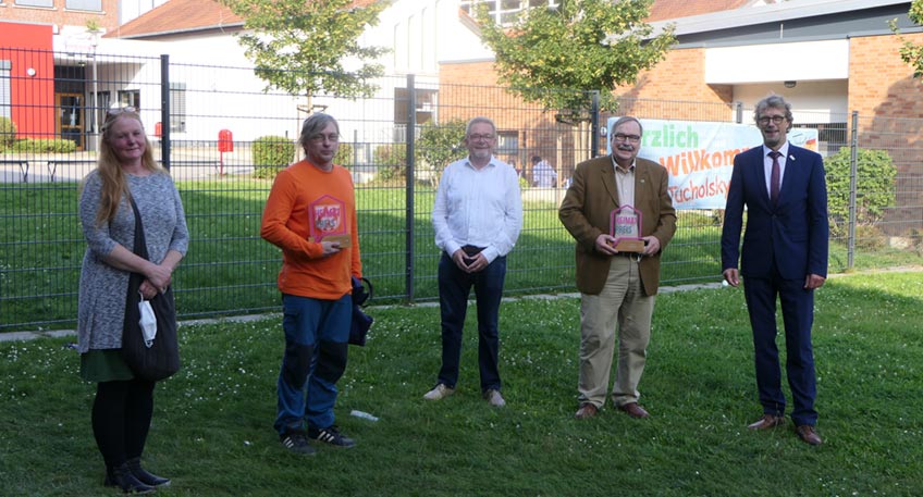 Zum dritten Mal wurde in Minden der Heimat-Preis vergeben. In diesem Jahr sind zwei ehrenamtliche Projekte ausgezeichnet worden. Eingereicht wurden insgesamt sieben Vorschl&auml;ge, die ein sehr breites Spektrum der ehrenamtlichen Arbeit in Minden abgebildet haben.