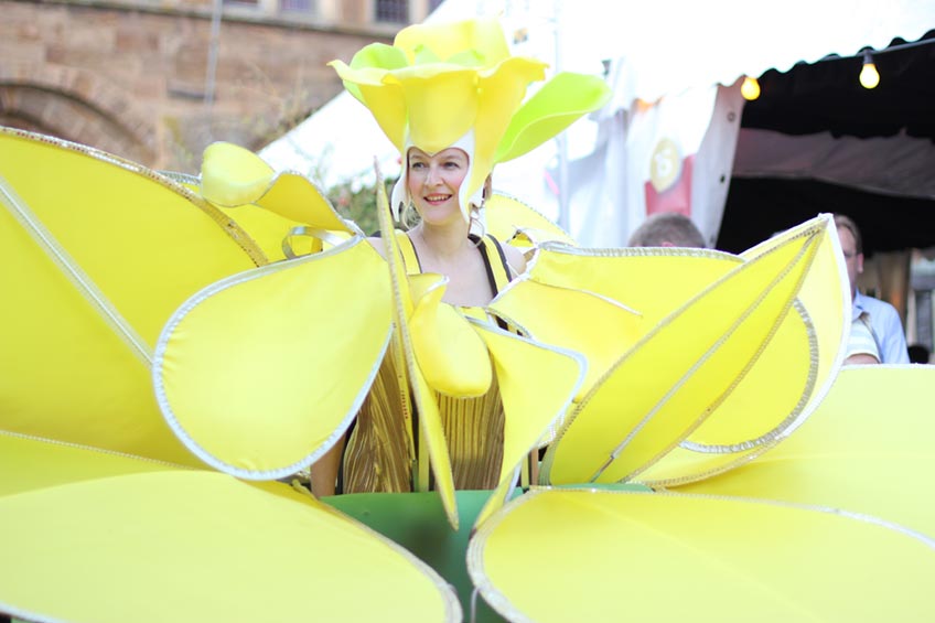 Vom 25.-26. September wird die Mindener Innenstadt zur gr&ouml;&szlig;ten Kulturb&uuml;hne der ganzen Region. Dann werden auf neun Kulturinseln und mit Walking Acts heimische und ausw&auml;rtige K&uuml;nstler ein &bdquo;Kulturfeuerwerk&ldquo; in der ganzen Stadt z&uuml;nden.