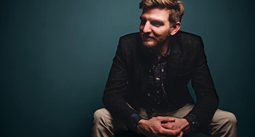 Am 30.10.2021 veranstaltet die Kirchengemeinde St. Markus in Kooperation mit juenger unterwegs ein Konzert mit Samuel Harfst. Das Konzert beginnt um 19:30 Uhr, Einlass ab 19 Uhr.