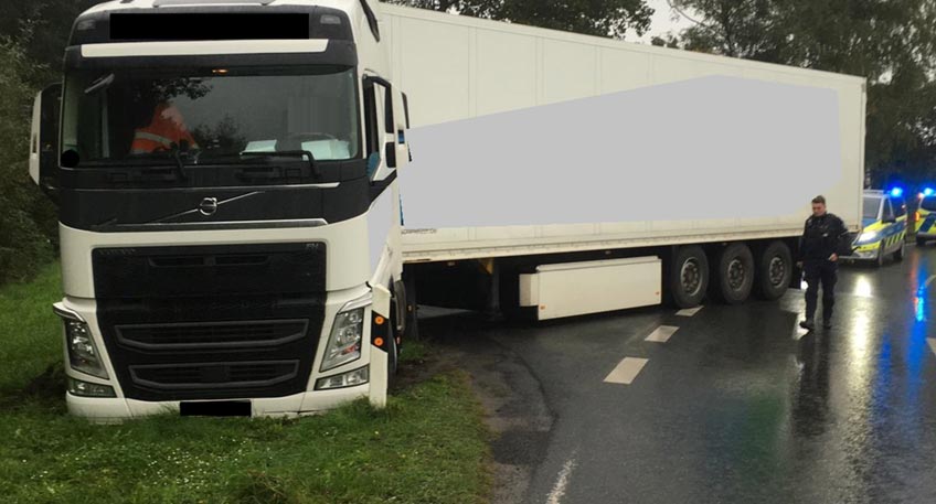 Am Donnerstagmorgen wurden die Beamten der Wache Porta Westfalica gegen 9.45 Uhr wegen eines Unfalls an den Rand des Holtruper Industriegebietes gerufen.