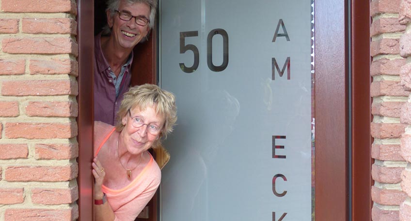 Die Vorleserin Annette Ziebeker + ER Detlev Schmidt sind am 9. November, 19.30 Uhr, zu Gast in der Stadtbibliothek. Sie haben aus ihrem B&uuml;cherschrank ausgew&auml;hlte Texte zum Thema Heimat herausgesucht und beleuchten das Thema unter dem Aspekt: &bdquo;Heimat ... und wo bist du zu Haus?&ldquo;