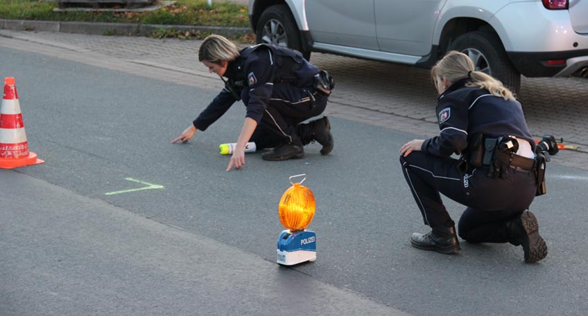 Pkw-Fahrer übersieht Motorrad
