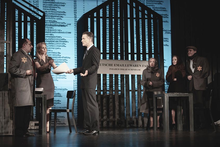 Der Film von Steven Spielberg mit Liam Neeson in der Hauptrolle war 1993 ein Beispiel f&uuml;r beeindruckenden Geschichtsunterricht auf der Leinwand: Ein deutscher Unternehmer rettet mehr als 1000 Juden vor den Vernichtungslagern der Nationalsozialisten.