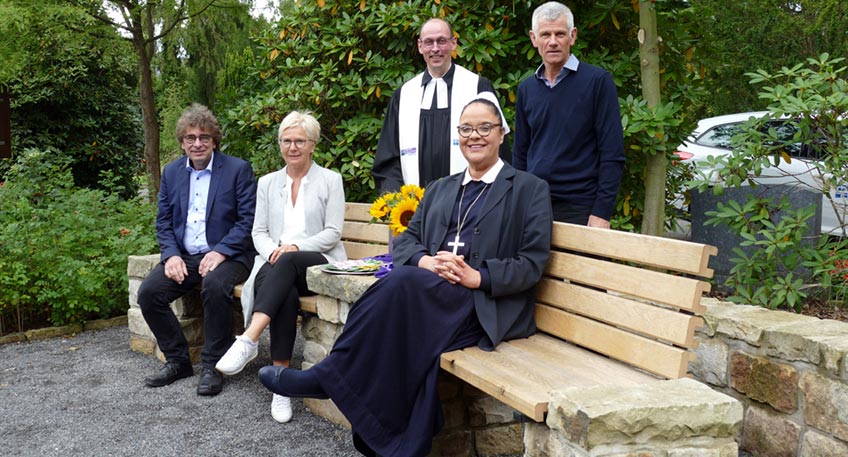 Am &bdquo;Grabfeld der Erinnerung&ldquo; wird Menschen gedacht, die es im Leben oft nicht leicht hatten. Menschen, ohne nahe Angeh&ouml;rige, die sonst anonym beigesetzt w&uuml;rden, erhalten hier eine w&uuml;rdige Bestattung. 