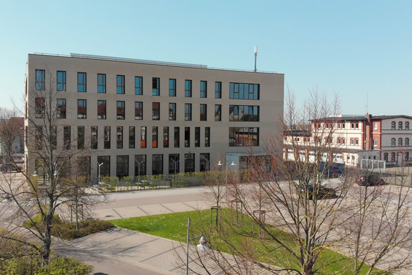 Im Rahmen des Masterstudiengangs &bdquo;Integrales Bauen&ldquo; bietet der Campus Minden der Fachhochschule (FH) Bielefeld in den kommenden Wochen jeden Mittwoch von 17:30 bis 20:00 Uhr Vortr&auml;ge unterschiedlicher Unternehmen an. 
