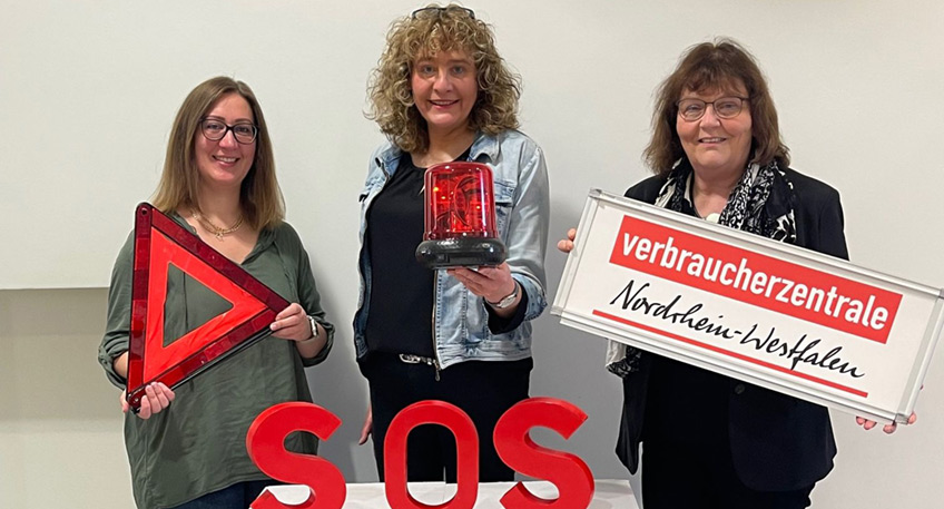 Hilfe f&uuml;r Betroffene in der Energiepreiskrise bieten v.l.: Kerstin Pahnke, Energieberaterin, Cornelia Franke-R&ouml;themeyer, Umwelt- und Energie-rechtsberaterin und Ursula Thielemann, Leiterin der Beratungsstelle Minden der Verbraucherzentrale NRW.