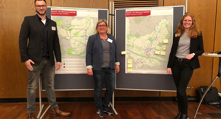 Wer wüsste es besser als die Radfahrer selbst? – Bei einem Workshop in der Stadthalle in Lübbecke hat der Kreis Minden-Lübbecke Radler über das Radverkehrskonzept informiert, damit sie ihre eigenen Ideen und Vorstellungen einbringen können.