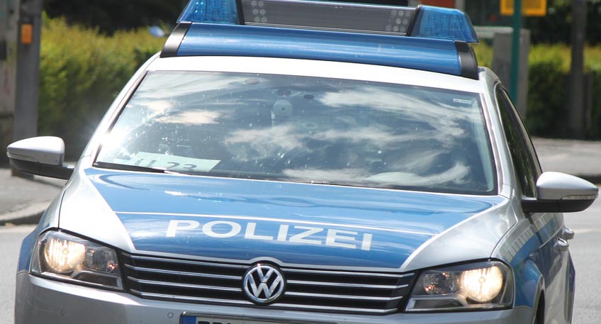 Innerhalb von wenigen Minuten gingen am Mittwochmorgen eine Vielzahl von Notrufen auf der Leitstelle der Polizei ein. Hierbei berichtete man den Beamten ein entlang der L 770 in Schlangenlinie fahrendes Auto. 