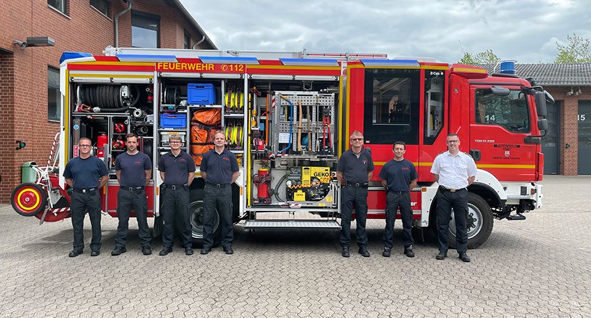 Die Hauptamtliche Feuer- und Rettungswache hat ein neues Hilfeleistungsl&ouml;schgruppenfahrzeug (HLF) erhalten, dieses wurde in der Sitzung des Ausschusses f&uuml;r Feuerschutz und Rettungswesen am Donnerstag, 12.05.2022, vorgestellt.