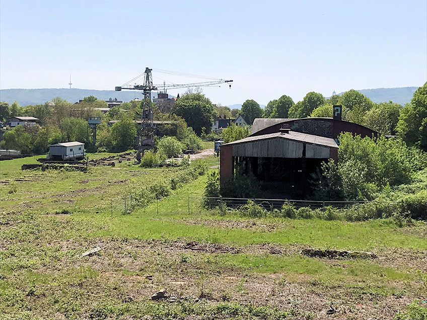 Die Altlastenerkundung auf dem Gel&auml;nde des ehemaligen G&uuml;terbahnhofs und des ehemaligen Gaswerks l&auml;uft. Das haben der AAV &ndash; Verband f&uuml;r Fl&auml;chenrecycling und Altlastensanierung (AAV) sowie die Stadt Minden bereits im M&auml;rz in einer gemeinsamen Pressemitteilung mitgeteilt.