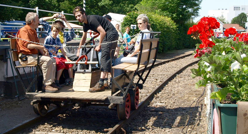 &bdquo;Tagesaktionen zum Mitmachen&ldquo; f&uuml;r Kinder und Jugendliche bietet die Jugendgruppe der Museums-Eisenbahn Minden (MEM) am Sonntag, dem 26. Juni 2022, im Museumsbahnhof Minden-Oberstadt an der Ringstra&szlig;e/Stiftsallee an.