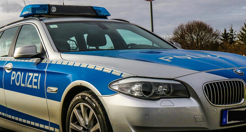 Bei einem Verkehrsunfall am Freitag, gegen 19.10 Uhr, in Minden wurde eine 62 J&auml;hrige leicht verletzt. Der Unfallverursacher fl&uuml;chtete von der Unfallstelle, konnte aber sp&auml;ter im Bereich Niedersachsen angetroffen werden.