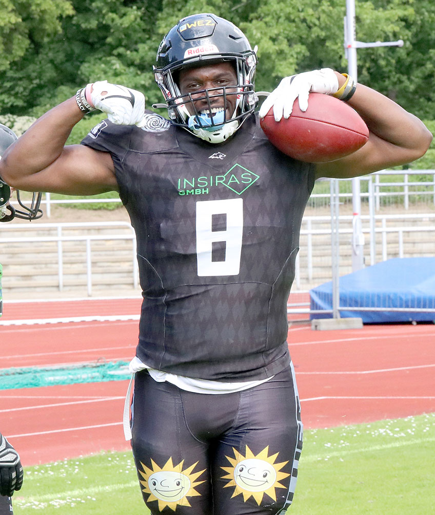 Die Minden Wolves schreiben weiter an ihrer Erfolgsgeschichte, setzen ihre Dominanz weiter fort und bezwingen nach zuvor zwei deutlichen Erfolgen als Aufsteiger in die Verbandsliga auch die Herne Black Barons im dritten Saisonspiel unangefochten mit 37:0! 