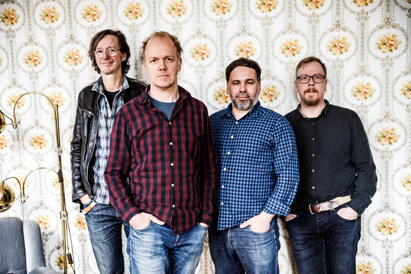 Anzeige Das ist auch interessant: Auto f&auml;ngt Feuer - Zwei M&auml;nner erleiden schwere Verletzungen  Polizei warnt vor Betrugsanrufen  Glasfasernetz: Auch Bad Oeynhausen will das schnelle Netz  Corona-Virus im Kreis Minden-L&uuml;bbecke - Stand heute  Anzeige Eigenanzeige-HaMi-2020-55cent-848x457