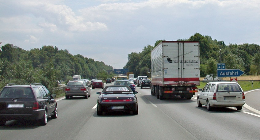 Die Autobahn Westfalen hat die A1 zwischen Neuenkirchen/V&ouml;rden und Bramsche Richtung Dortmund seit den fr&uuml;hen Morgenstunden (20.7.) wegen eines schweren Lkw-Unfalls voll gesperrt. Die Vollsperrung bleibt voraussichtlich bis 16 Uhr wegen Bergungsarbeiten bestehen.