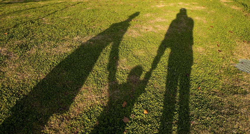 Am 12. Juni hei&szlig;t es zum zweiten Mal im Rahmen von &bdquo;Sonntags in die Bibliothek&ldquo; B&uuml;hne frei f&uuml;r theaterbegeisterte Familien. Inspiriert durch Lieblingsb&uuml;cher voller Helden, Abenteuer und Fabelwesen entwickeln Kinder, Eltern und Gro&szlig;eltern gemeinsam Spielszenen und spielen diese einander vor. 