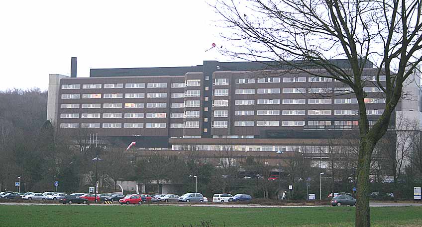 Die M&uuml;hlenkreiskliniken haben heute (Freitag, 15. Juli 2022) den modifizierten F&ouml;rderantrag zum Bau von zwei neuen Krankenhausgeb&auml;uden in Bad Oeynhausen und dem L&uuml;bbecker Land bei der Bezirksregierung M&uuml;nster eingereicht.