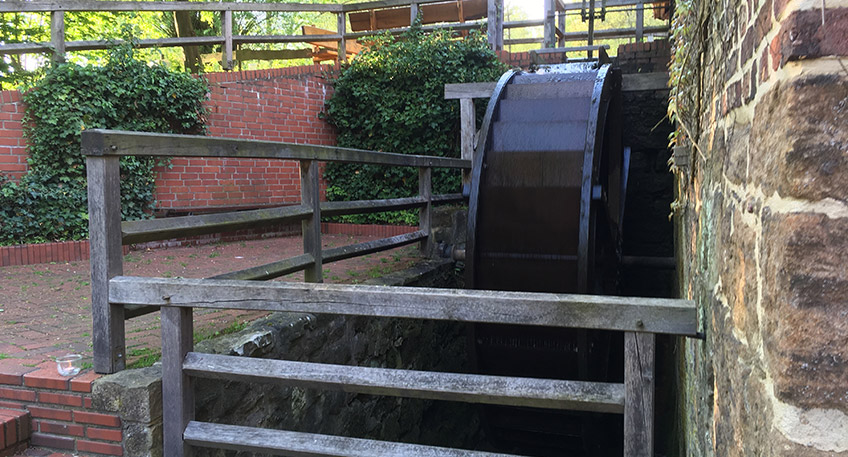 Der Kreis Minden-L&uuml;bbecke wird wieder FilmSchauPlatz NRW: Die Kreisverwaltung hat sich mit der Wasserm&uuml;hle in Bergkirchen beworben und den Zuschlag der Film- und Medienstiftung NRW erhalten f&uuml;r den Filmschauplatz als Open-Air-Kino im M&uuml;hlenkreis.