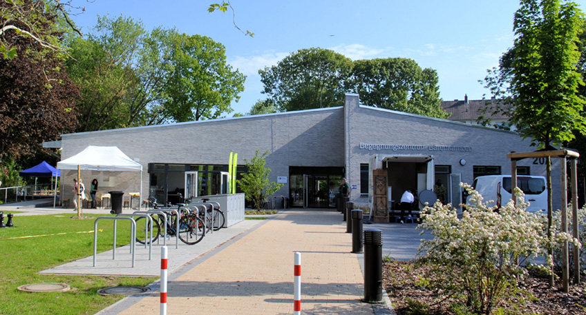 Das Begegnungszentrum Bärenkämpen sowie die Quartiersräume Rechte Weserseite und in Rodenbeck sind vom 18. bis 29. Juli 2022 geschlossen. Das Team der Quartiersmanager und Integrationsassistenten ist ab dem 1. August wieder für alle Besucher da.