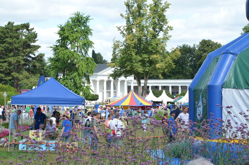 Anzeige Das ist auch interessant: Auto f&auml;ngt Feuer - Zwei M&auml;nner erleiden schwere Verletzungen  Polizei warnt vor Betrugsanrufen  Glasfasernetz: Auch Bad Oeynhausen will das schnelle Netz  Corona-Virus im Kreis Minden-L&uuml;bbecke - Stand heute  Anzeige Eigenanzeige-HaMi-2020-55cent-848x457