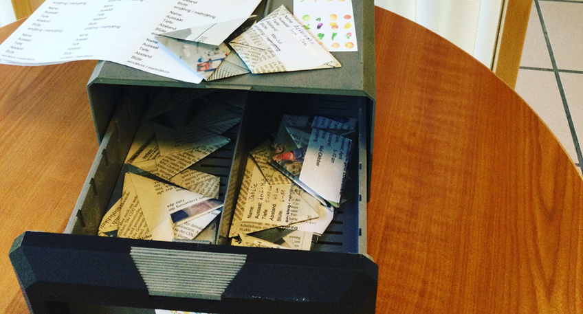 Für Annette Gerstner, Kundin der Stadtbücherei, sind die Saatgut-Tauschbörsen ein wichtiger Beitrag zur Erhaltung der Biodiversität und zugleich die günstigste Möglichkeit, die Vielfalt an Saatgut zu pflegen und kostenlos zu erhalten.