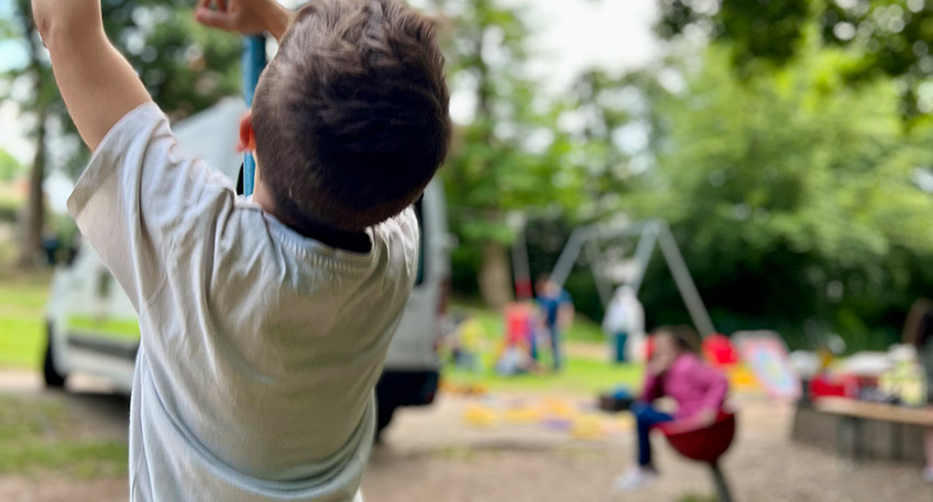 Das Kinder- und Jugendkreativzentrum Anne Frank sucht junge Menschen, die Lust haben die Spielmobilsaison aktiv mitzugestalten und mit den Spielmobilen auf den Spielplätzen Mindens für ein vielfältiges niedrigschwelliges Freizeitangebot zu sorgen.