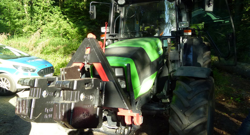 Der Verkehrsunfall auf der Stra&szlig;e "Zum Limberg" in Preu&szlig;isch Oldendorf-Bad Holzhausen von Mittwoch (10.08. - wir berichteten) hat ein tragisches Ende genommen. Der bei dem Unfall zun&auml;chst schwer verletzte Mann (54) aus Bad Oeynhausen erlag noch im Laufe des Abends seinen schweren Verletzungen.