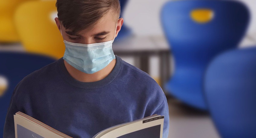 An den Schulen in Nordrhein-Westfalen gilt auch nach den Herbstferien bis auf Weiteres die Empfehlung zum Tragen einer Maske. &Uuml;ber diese und weitere Regelungen f&uuml;r den Schul- und Unterrichtsbetrieb hat das Schulministerium am Donnerstag die Schulen des Landes informiert.