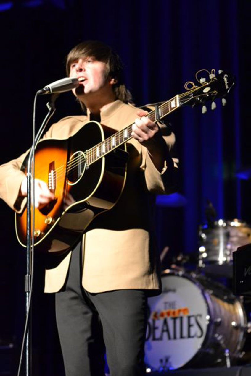 Sie kommen nicht zum ersten Mal nach Bad Oeynhausen und werden von vielen Fans sicher schon sehns&uuml;chtig erwartet: The Cavern Beatles, die als Tribute Band den Ruf genie&szlig;t, &bdquo;die besten Beatles seit den Beatles&ldquo; zu sein.
